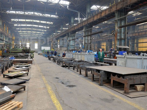 Imaginea articolului Sectorul industrial din România a scăzut în ianuarie. 35% din firme au redus producţia