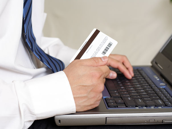 Imaginea articolului STUDIU MasterCard: Plăţile la comercianţi în străinătate sunt mai ieftine decât schimburile valutare