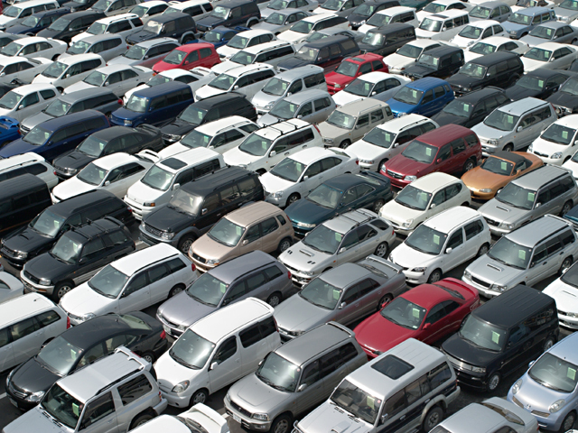 Imaginea articolului Afacerile comerţului auto au crescut cu 7,8% la 7 luni. Cele din serviciile pentru populaţie,cu 5,3%