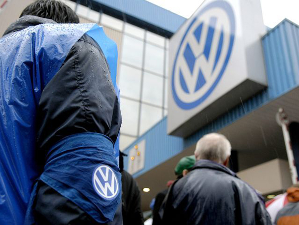 Imaginea articolului Conducerea Volkswagen analizează măsuri de reducere a costurilor, pentru susţinerea ratingului grupului