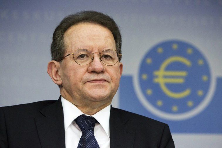 Imaginea articolului Vicepreşedintele Băncii Centrale Europene: Impactul economic al atentatelor de la Paris nu poate fi judecat încă