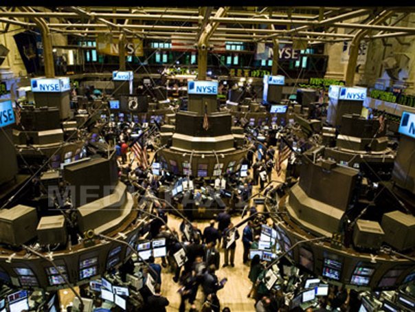 Imaginea articolului Scădere dramatică pe Bursa din Asia. Acţiunile asiatice au închis la minimul ultimilor trei ani şi jumătate
