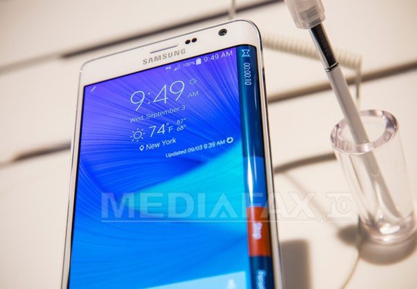 Imaginea articolului Samsung deschide un nou front în faţa rivalului Apple, cu Galaxy S7 şi realitatea virtuală