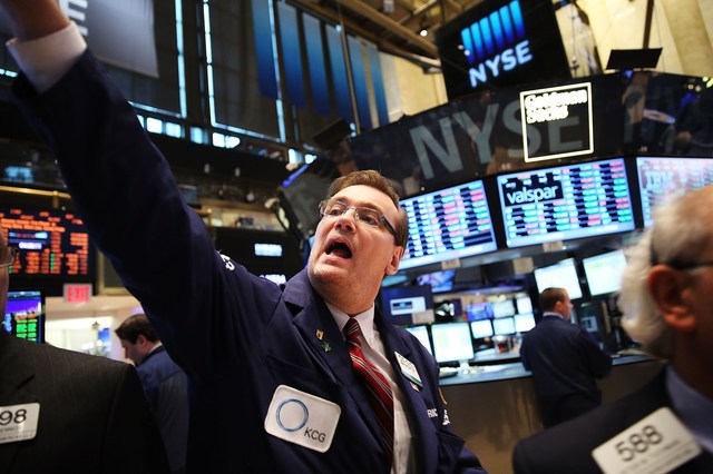 Imaginea articolului Indicele Dow Jones a deschis pentru prima dată şedinţa bursieră la peste 23.000 de puncte