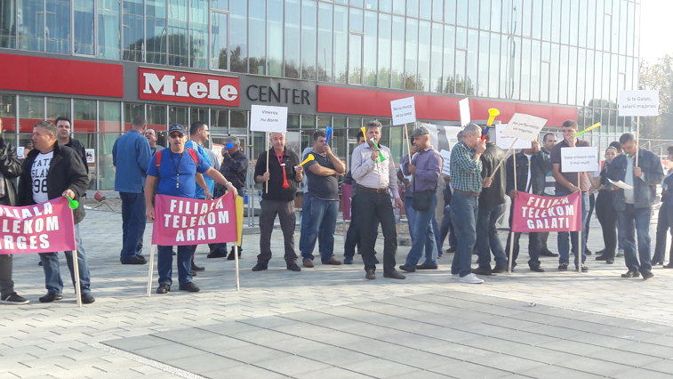 Imaginea articolului Protest la Telekom: Sindicaţiştii cer majorări salariale şi ameninţă cu greva dacă următoarele negocieri eşuează | FOTO, VIDEO