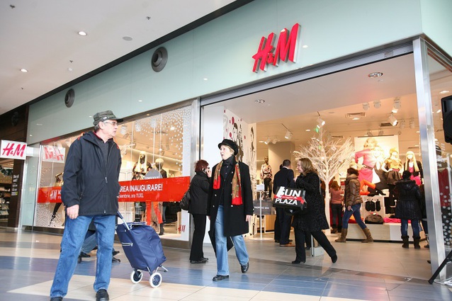 Imaginea articolului Probleme pentru H&M? Retailerul trebuie să schimbe măsurile pentru femei după ce mai multe cliente au raportat că nu se potrivesc cu realitatea