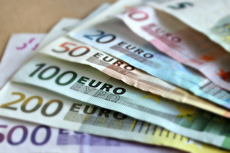 Imaginea articolului Comisia Naţională de Strategie şi Prognoză a publicat Planul de adoptare a monedei euro. Cele cinci obiective strategice pe care trebuie să le îndeplinească România