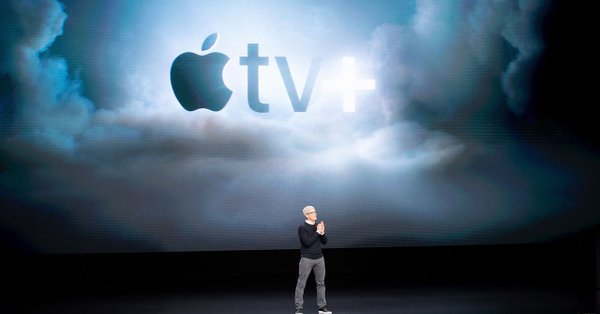 Imaginea articolului Apple se lansează în televiziunea de tip streaming. Tim Cook a prezentat Apple+, propriul card şi serviciu de gaming/ Vedete de la Hollywood, la eveniment