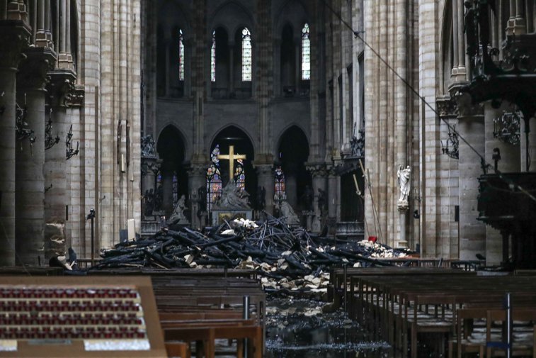 Imaginea articolului Reconstrucţia Catedralei Notre-Dame: Legislaţia franceză permite beneficii fiscale pentru donatori/ Miliardarii care au promis donaţii, criticaţi