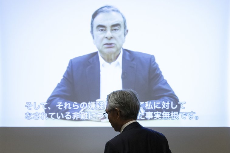 Imaginea articolului Carlos Ghosn, eliberat pe cauţiune pentru a doua oară/ Tribunalul din Tokyo i-a restricţionat total comunicarea cu soţia