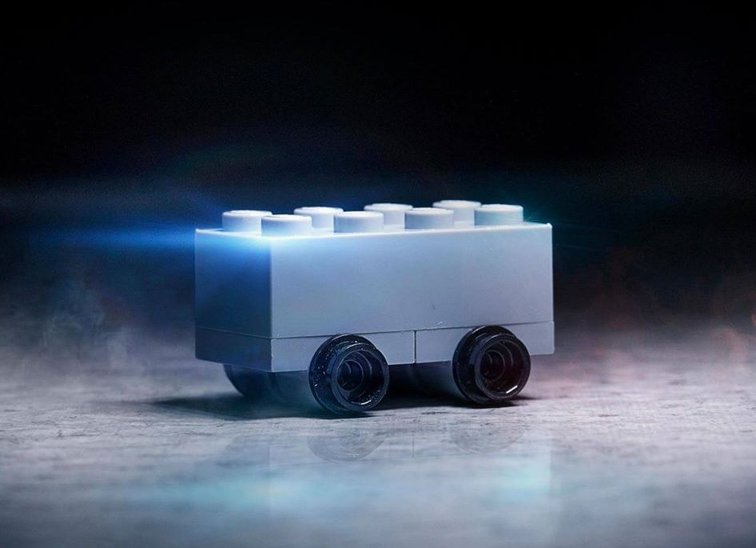 Imaginea articolului LEGO ironizează Tesla şi prezintă propriul model „Cybertruck”
