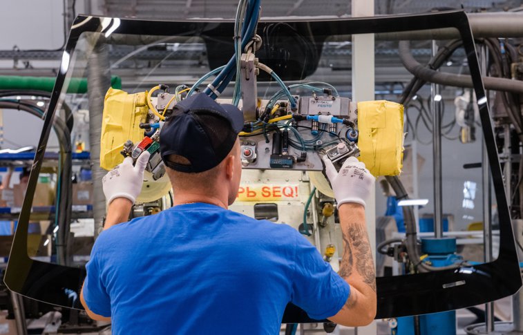 Imaginea articolului Un mare producător auto vrea să elimine cel puţin 4.300 de locuri de muncă şi să închidă două fabrici