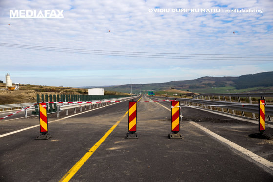 Imaginea articolului Lucian Bode anunţă că tronsonul 2 al Drumului Expres Craiova-Piteşti va fi gata vara viitoare