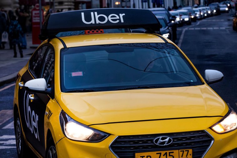 Imaginea articolului Cursele cu Uber şi Bolt costă mai mult, din cauza unei noi legi. Mulţi şoferi s-au retras în urma măsurilor luate - VIDEO