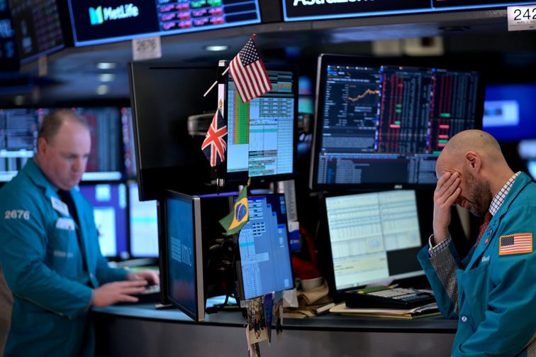Imaginea articolului Indicele Dow Jones a înregistrat cea mai mare scădere din istorie
