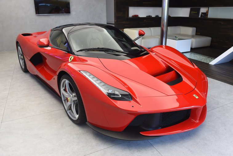 Imaginea articolului Ferrari ia atitudine. Producătorul italian de maşini îşi testează angajaţii pentru COVID-19 ca să înceapă producţia