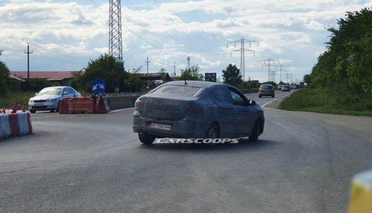 Imaginea articolului Noul Logan, scos pe străzile din Piteşti. Cum arata modelul pe care Dacia intenţionează să-l dezvăluie în câteva săptămâni: FOTO