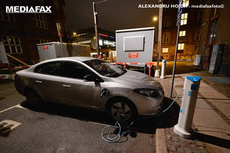 Imaginea articolului 10.000 euro de la stat ca să-ţi iei maşina electrică nouă. Câte vouchere au cerut românii într-o jumătate de an