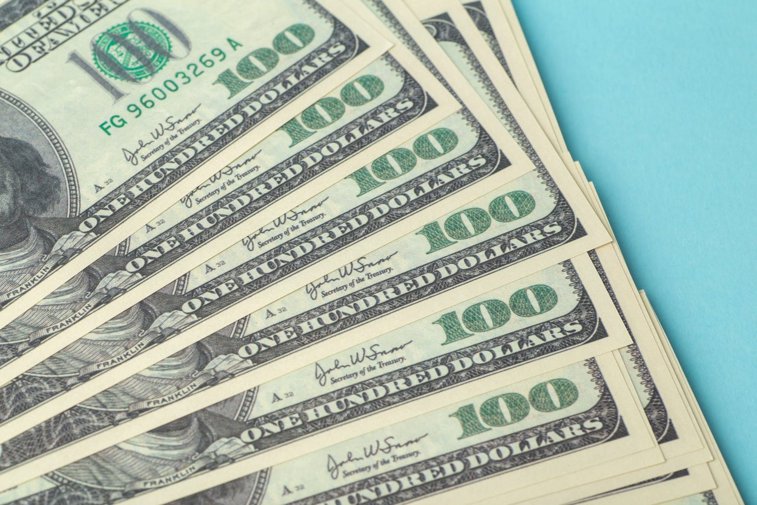 Imaginea articolului Dolarul riscă să-şi piardă statutul de cea mai folosită valută a lumii