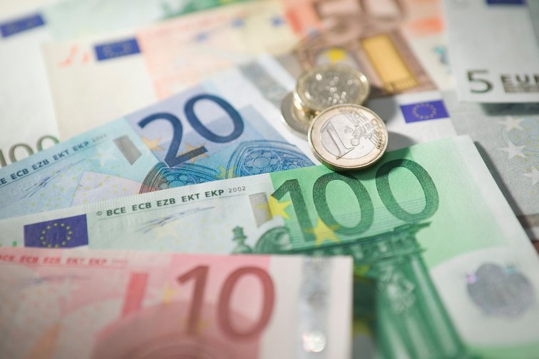 Imaginea articolului Moneda Euro a atins vineri un nou maxim istoric, a treia zi la rând