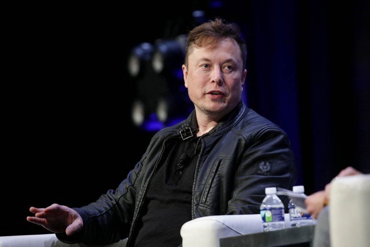 Imaginea articolului Elon Musk recunoaşte că preţurile bitcoin şi ethereum sunt „ridicate”