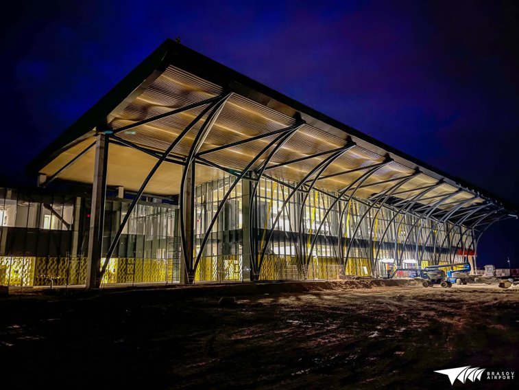 Imaginea articolului Pe Aeroportul din Braşov se vor efectua curând primele zboruri interne