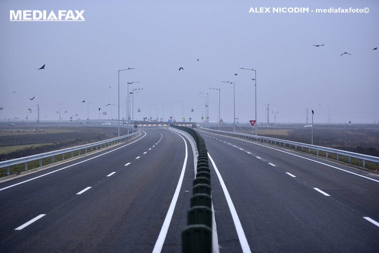 Imaginea articolului Industria locală pentru infrastructură este la pământ. România construieşte drumuri cu materie primă din alte ţări