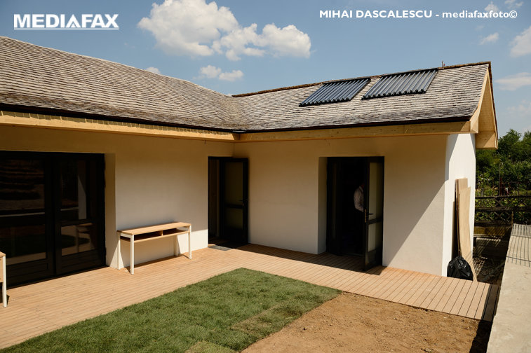 Imaginea articolului Viitorul sună bine: în 5 ani, toate casele din România ar putea fi dotate cu panouri fotovoltaice hibride