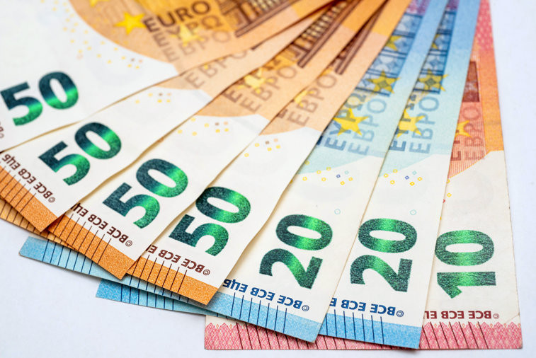 Imaginea articolului Euro va ajunge curând la 5 lei