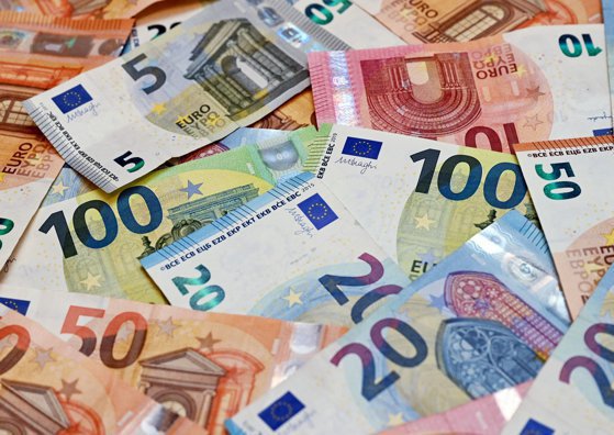 Imaginea articolului O istorie a monedei Euro. 20 de ani: avantaje, dezavantaje şi absurdităţi