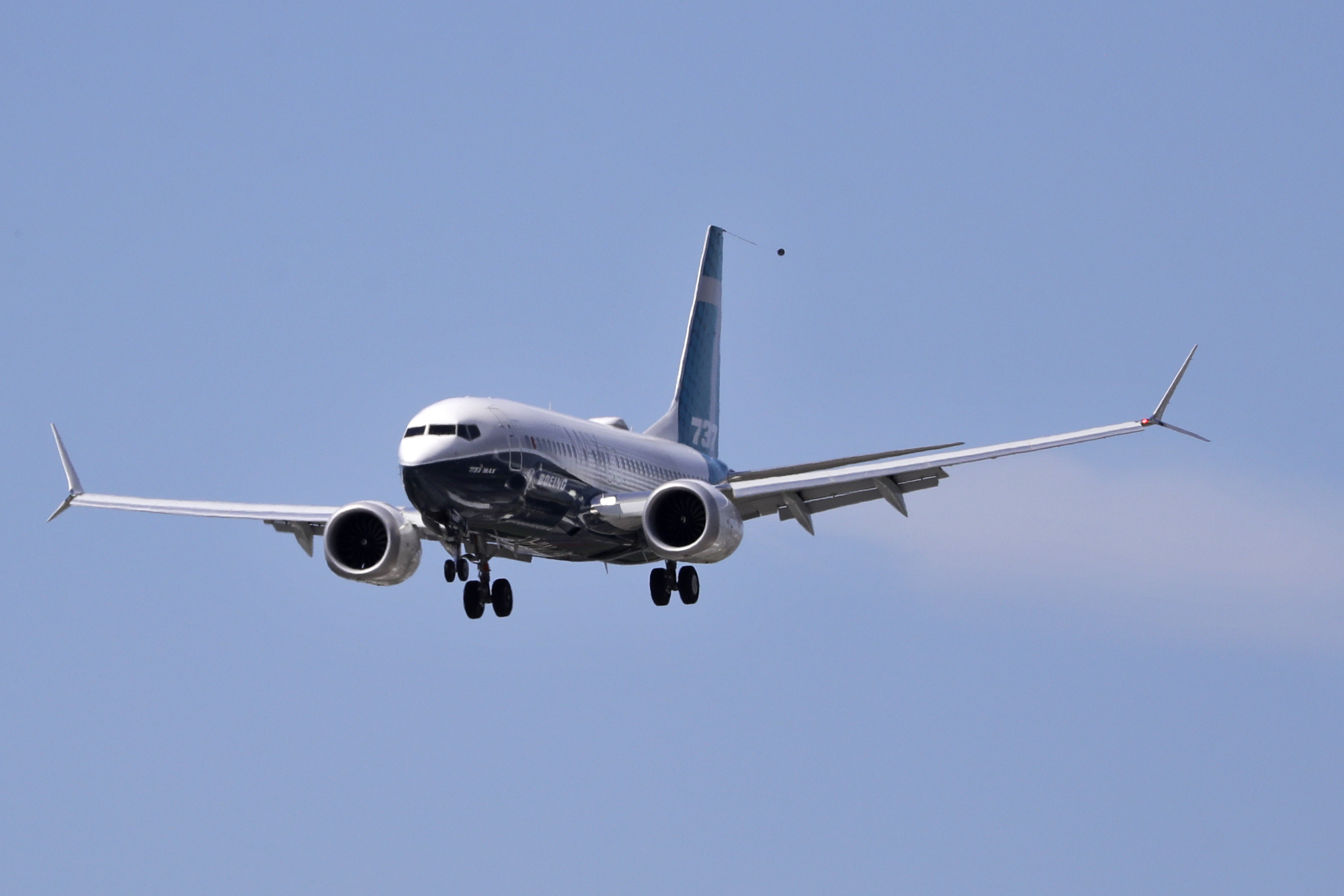 Boeing plăteşte 200 milioane dolari pentru că a indus în eroare publicul cu privire la siguranţa modelului 737 (...)