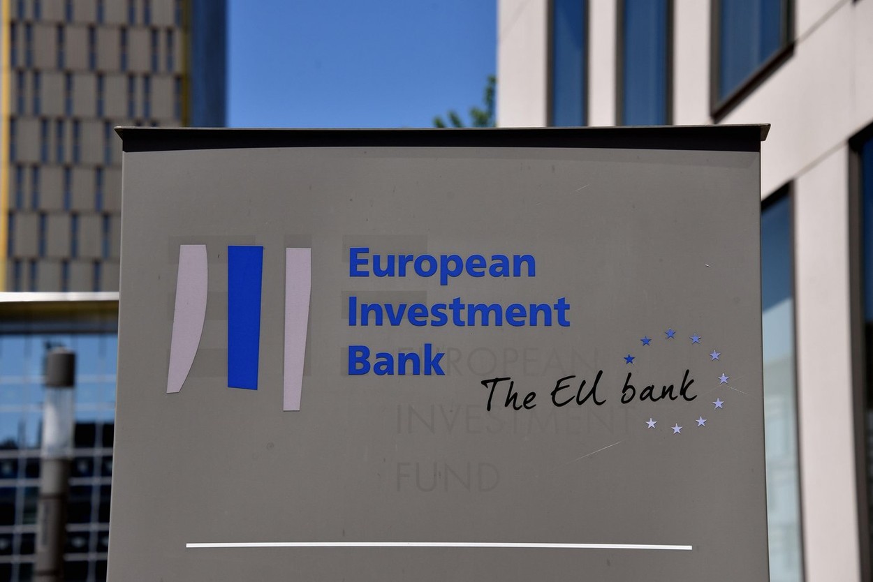România a cerut oficial Băncii Europene de Investiţii cofinanţare de 4 miliarde de euro pentru (...)