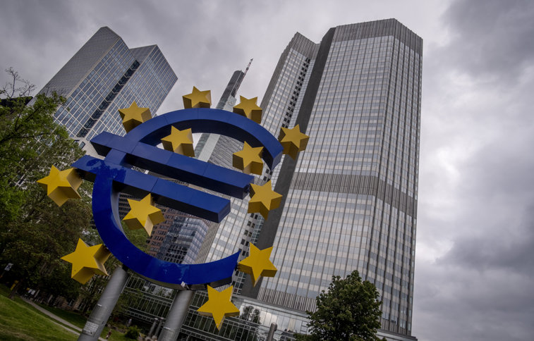 Imaginea articolului Analiză: BCE a tăiat capul inflaţiei, dar dobânzile ar putea creşte şi mai mult