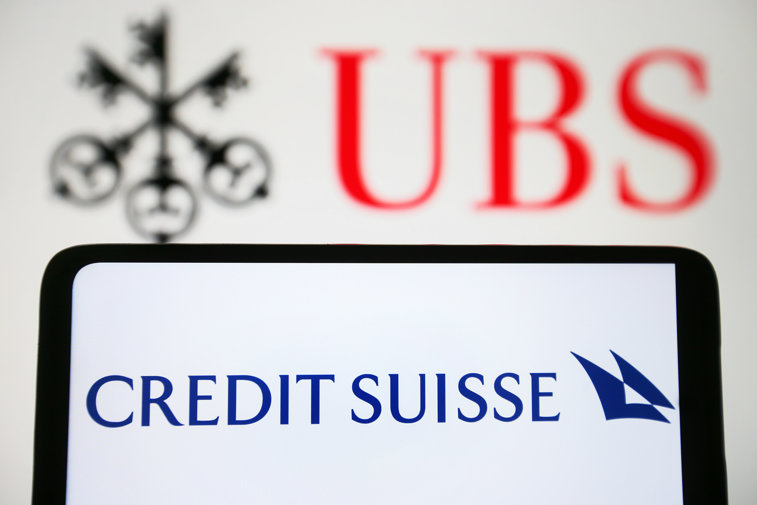 Imaginea articolului UBS, cea mai mare bancă a Elveţiei, profit record după ce a preluat Credit Suisse
