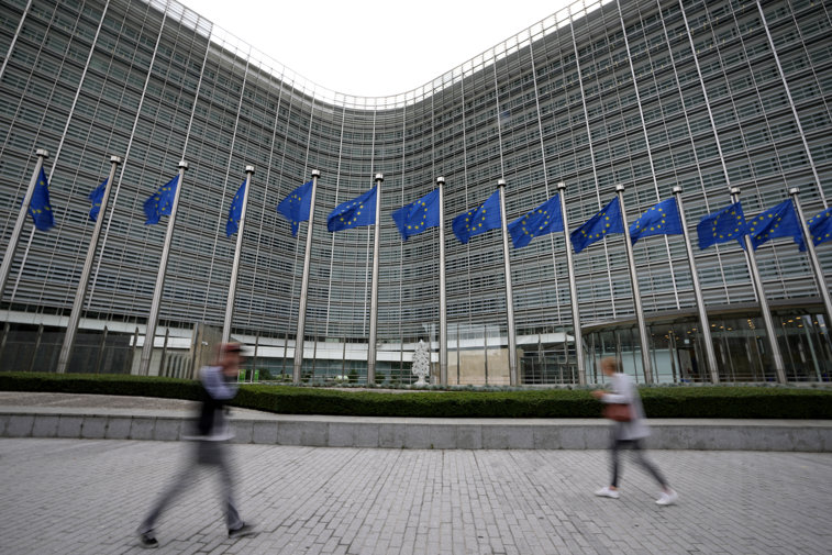 Imaginea articolului Comisia Europeană îşi reduce la 0,6% prognoza de creştere economică pentru 2023