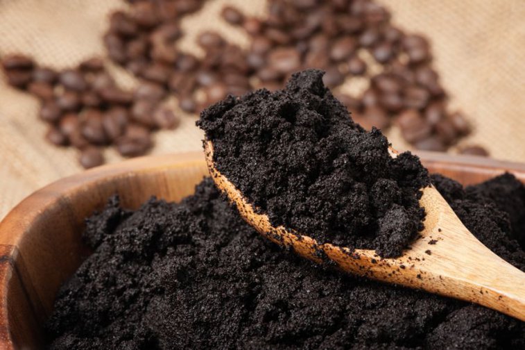 Imaginea articolului Zaţul de cafea ar putea fi folosit în ciment ca înlocuitor pentru nisip. Studiu: Oferă o creştere de 30% a rezistenţei materialului
