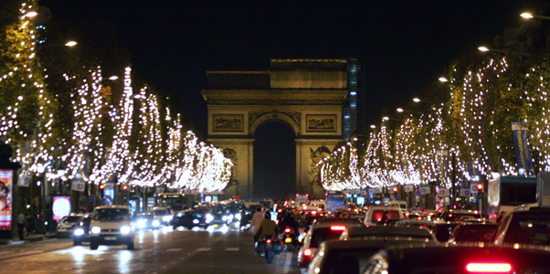 Avenue des Champs Elysées din Paris
