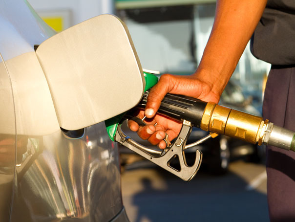 Imaginea articolului FORT: Distribuitorii de carburanţi trebuie să afişeze toate taxele suportate de cumpărători