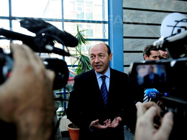 Imaginea articolului Băsescu, iritat, către jurnaliştii de la Covasna: Par a fi singurul politician care mănâncă