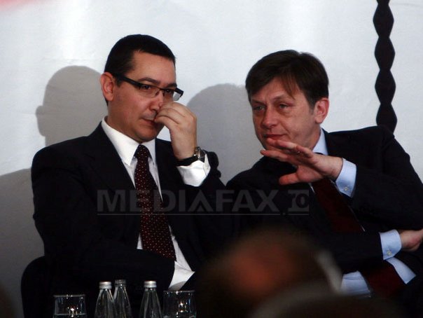 Imaginea articolului Ponta şi Antonescu au venit împreună la Conferinţa naţională de alegeri a TNL