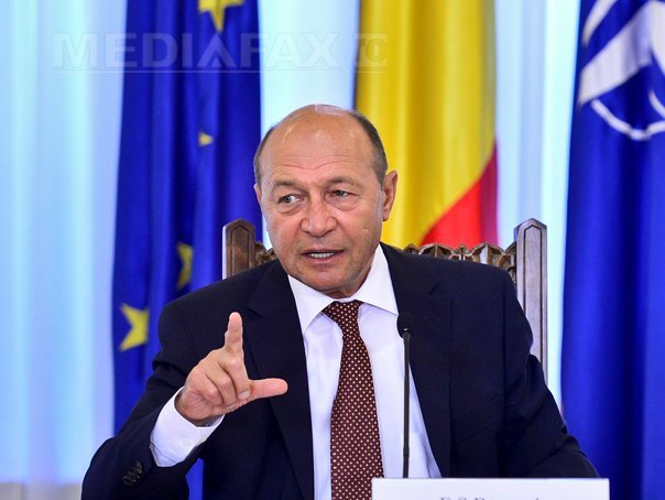 Imaginea articolului Băsescu: Dacă s-au mutat iarăşi vreo 2.500 hectare de la institutele de cercetare, întorc ordonanţa