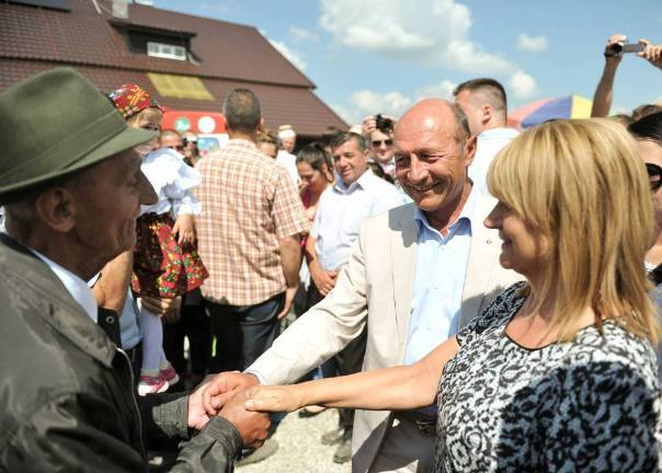 Imaginea articolului Băsescu, la Prislop: Zona asta are semnificaţii vii pentru mine, pentru că soţia este bucovineancă
