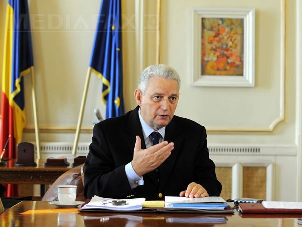 Imaginea articolului Antonescu: Sigur că vom fi de acord cu comisia, de pe acum propun să fie condusă de Ilie Sârbu