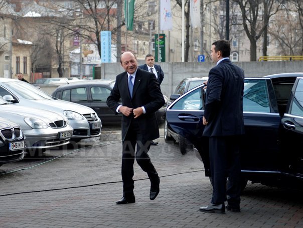 Imaginea articolului Preşedintele Traian Băsescu a fost huiduit la intrarea în sediul CSM 