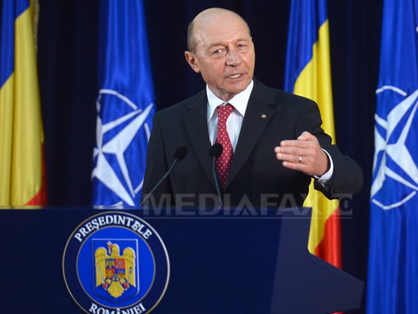 Imaginea articolului Băsescu,"domnilor" care îi cer demisia: Nu iau în considerare astfel de declaraţii ale Parlamentului. Cer scuze românilor pentru arestarea fratelui meu 