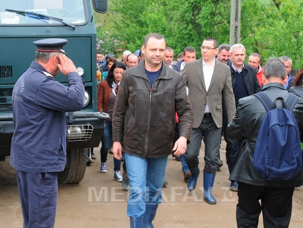 Imaginea articolului Premierul Ponta pleacă în judeţul Gorj, grav afectat de inundaţii