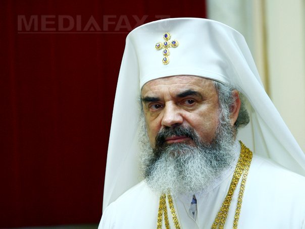 Imaginea articolului Patriarhul Daniel cere Senatului să ia măsuri pentru a amâna intrarea în vigoare a Legii cimitirelor