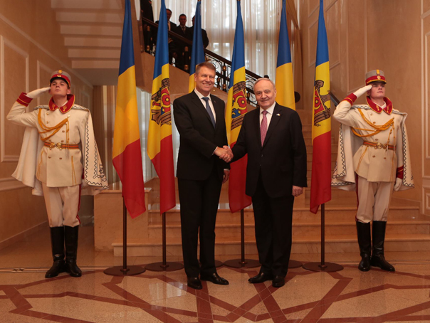 Imaginea articolului Iohannis: Promit că vom proteja integritatea teritorială şi interesele economice ale Republicii Moldova