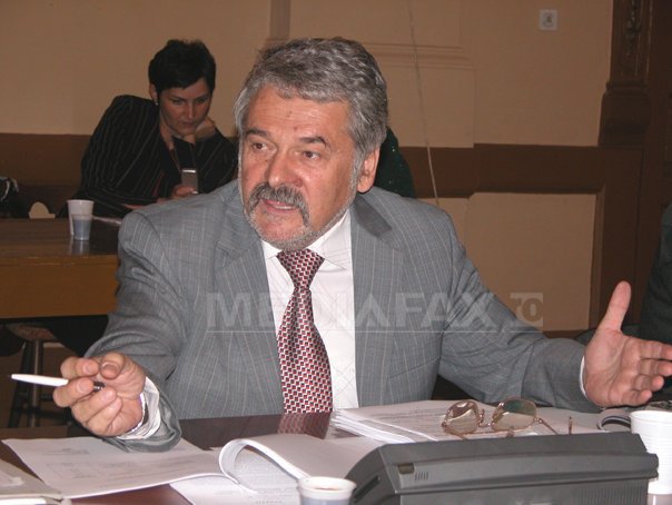 Imaginea articolului Preşedintele şi vicepreşedintele Consiliului Judeţean Hunedoara, reţinuţi pentru fapte de corupţie