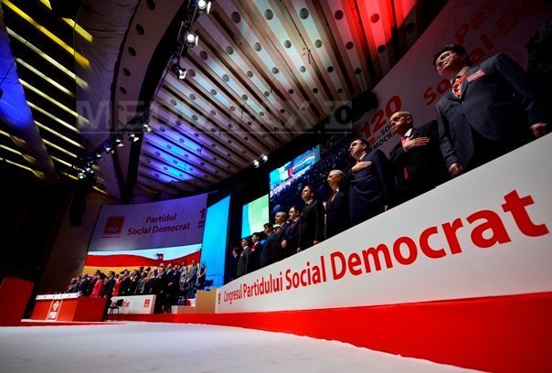 Imaginea articolului ANALIZĂ: Alegeri pentru şefia PSD, condiţionate de demisia formală a lui Ponta şi validate de Congres